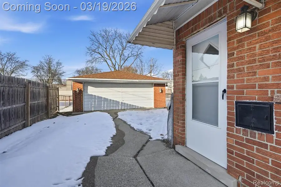 11377 Mae Avenue, Warren, MI 48089 - #3