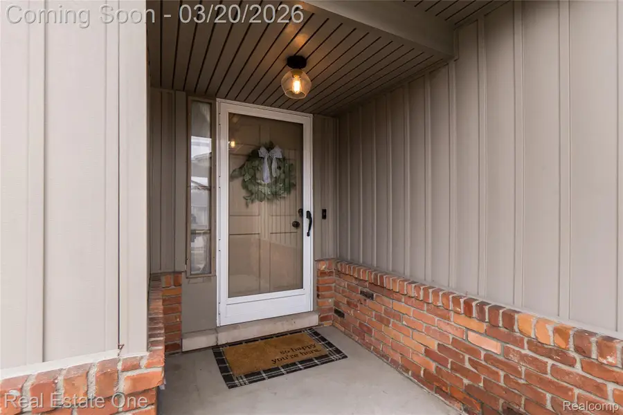 36237 Lyndon Street, Livonia, MI 48154 - #2