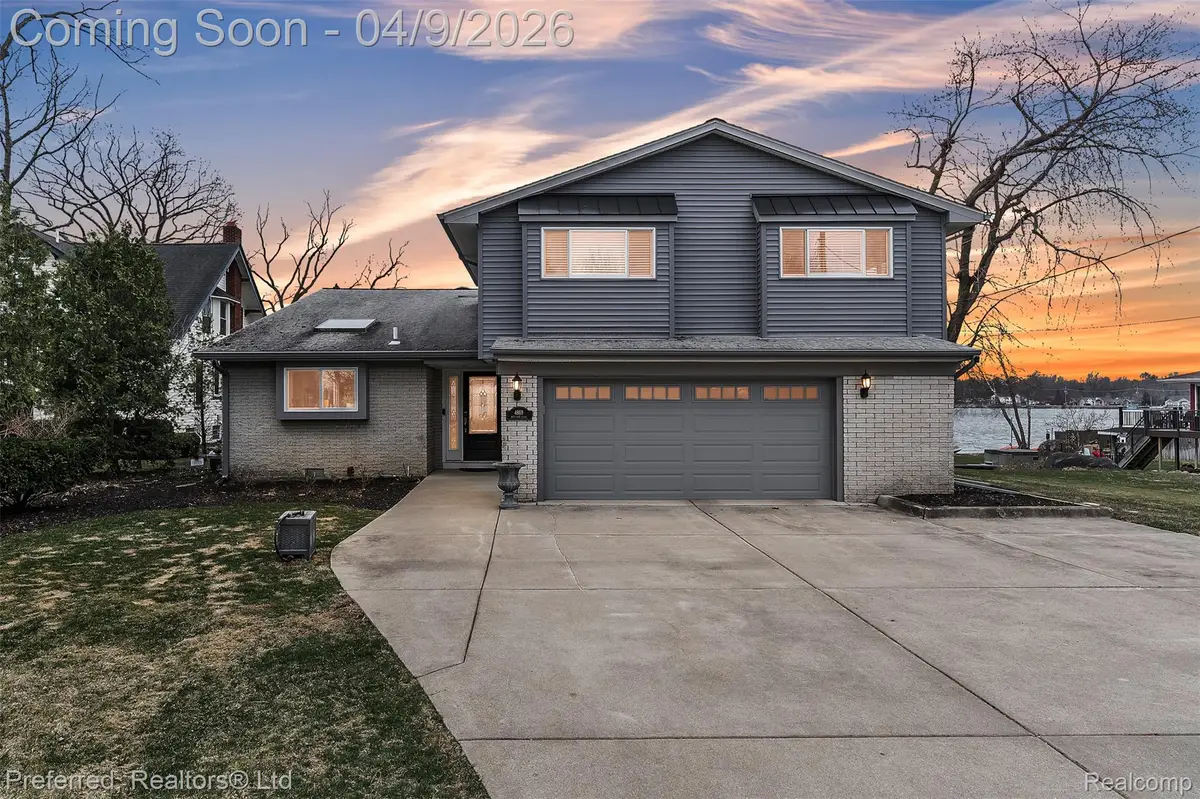 4869 Motorway Drive, Waterford, MI 48328 - #1