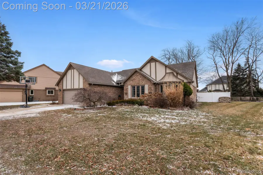 4346 Curry Drive, Sterling Heights, MI 48314 - #2