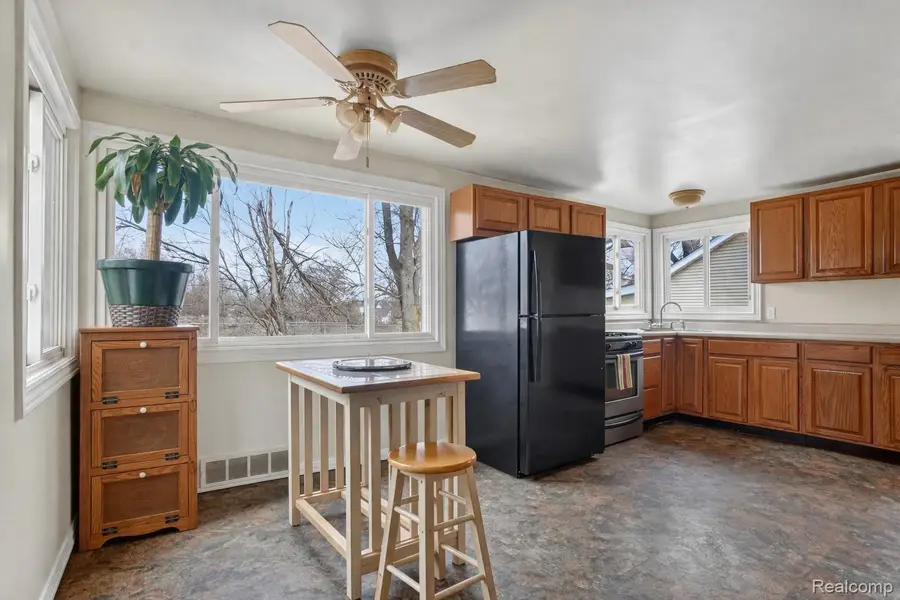 13343 N Fenton Road, Fenton, MI 48430 - #3