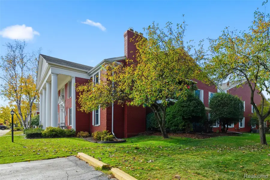 19710 13 Mile Road #107, Beverly Hills, MI 48025 - #2