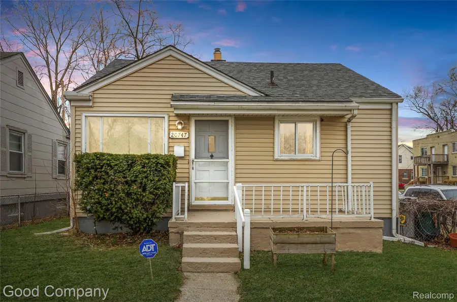 20747 Caledonia Avenue, Hazel Park, MI 48030 - #2