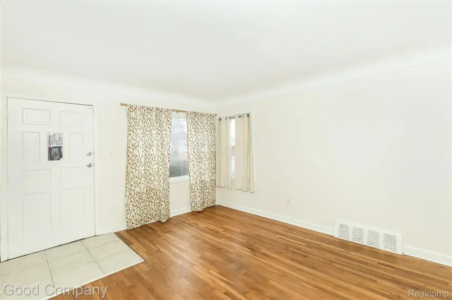 20747 Caledonia Avenue, Hazel Park, MI 48030 - #3