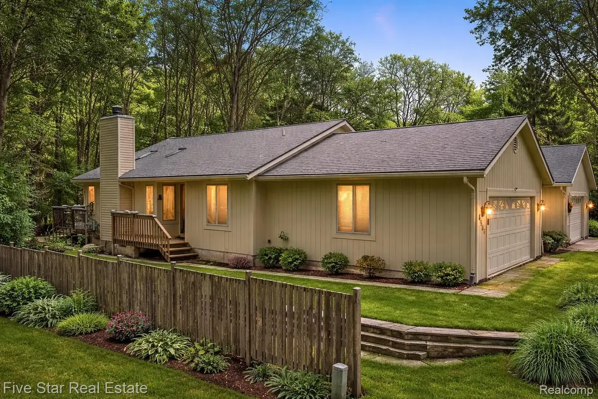 6586 Pontiac Lake Road #1, Waterford, MI 48327 - #1