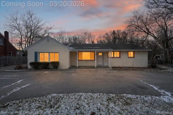 1336 E Long Lake Road, Troy, MI 48085