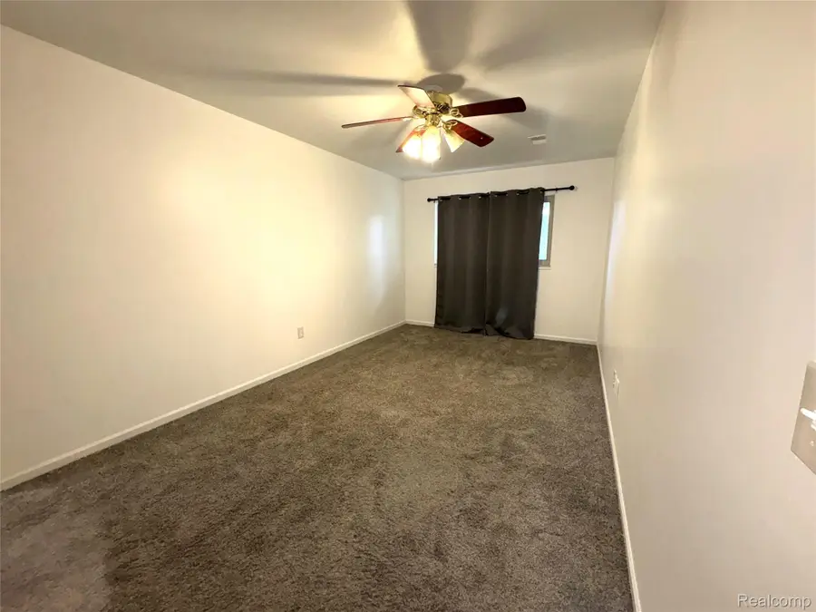 16050 Holz Drive, Southgate, MI 48195 - #2