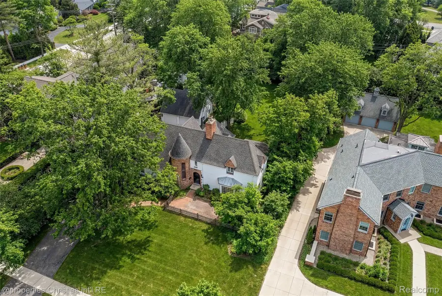 852 Puritan Avenue, Birmingham, MI 48009 - #2