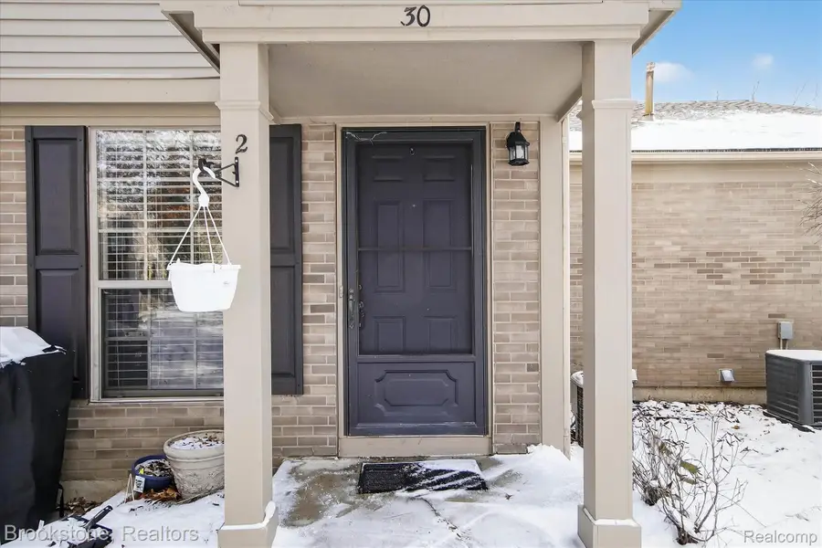 30 Pine Tree Ridge Drive #2, Waterford, MI 48327 - #3