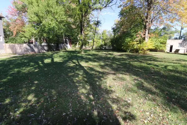 25 W Charlotte Street, Ecorse, MI 48229