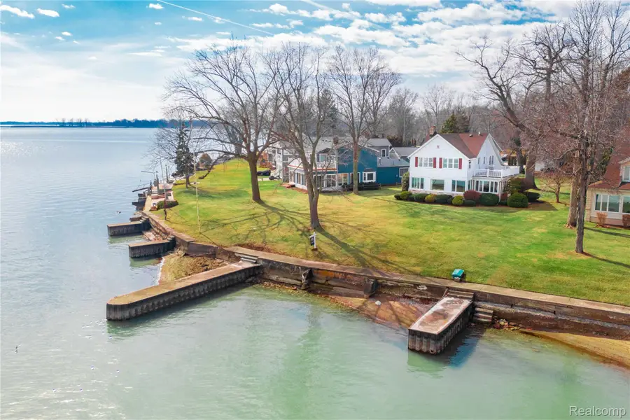 29863 East River Road, Grosse Ile, MI 48138 - #3