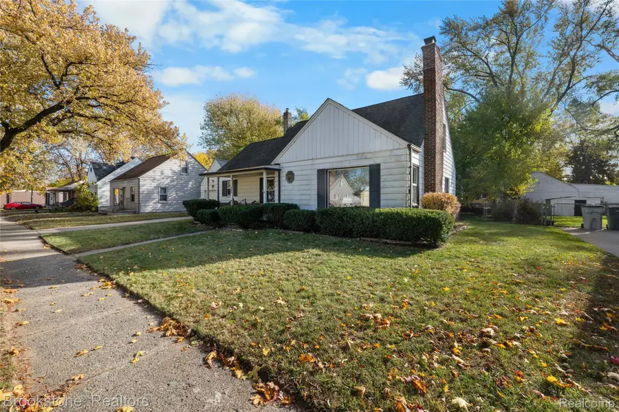 800 E Bernhard Avenue, Hazel Park, MI 48030 - #3