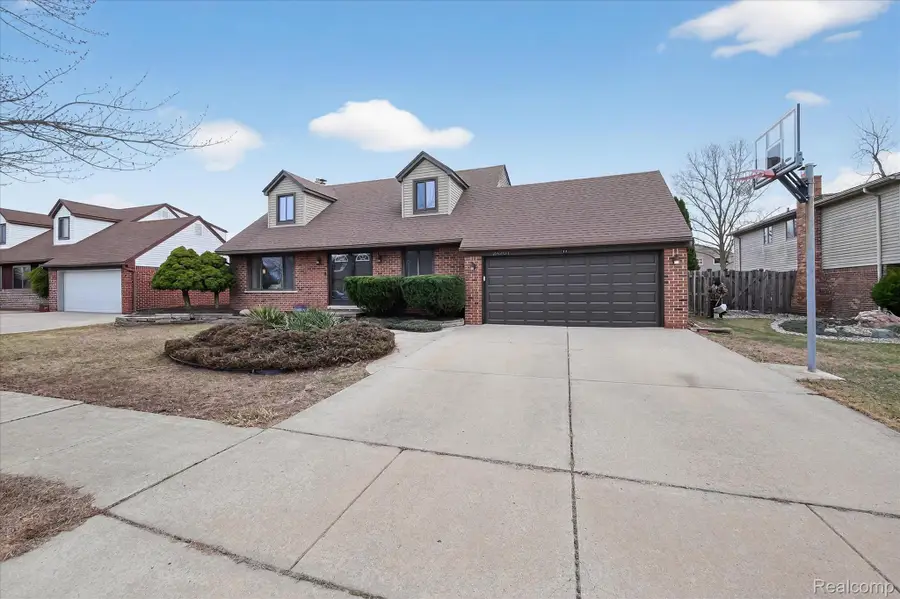 24701 Pamela Street, Brownstown, MI 48134 - #2