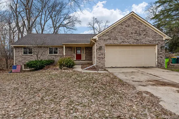 8732 Elizabeth Lake Road, WhiteLake, MI 48386