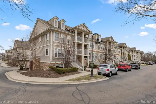 1095 Beaver Run, Troy, MI 48083