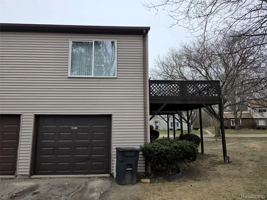 1077 Green Meadows Drive, Grand Blanc, MI 48439 - #2