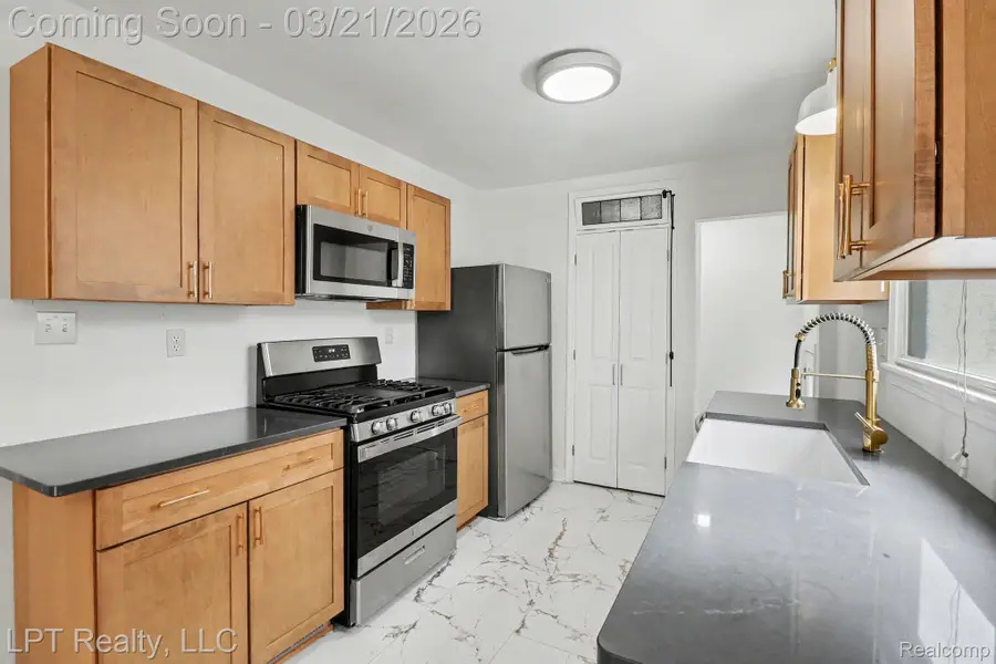 556 Academy Street, Ferndale, MI 48220 - #2