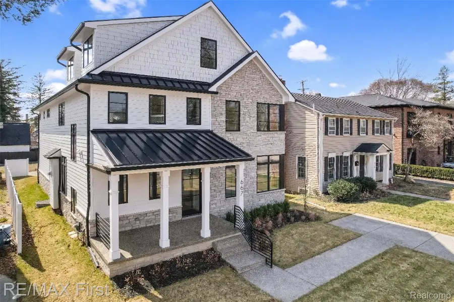 667 Oak, Birmingham, MI 48009 - #3