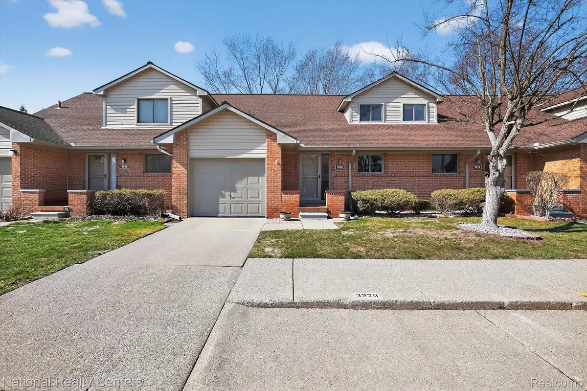 3920 Old Creek Road, Troy, MI 48084 - #1