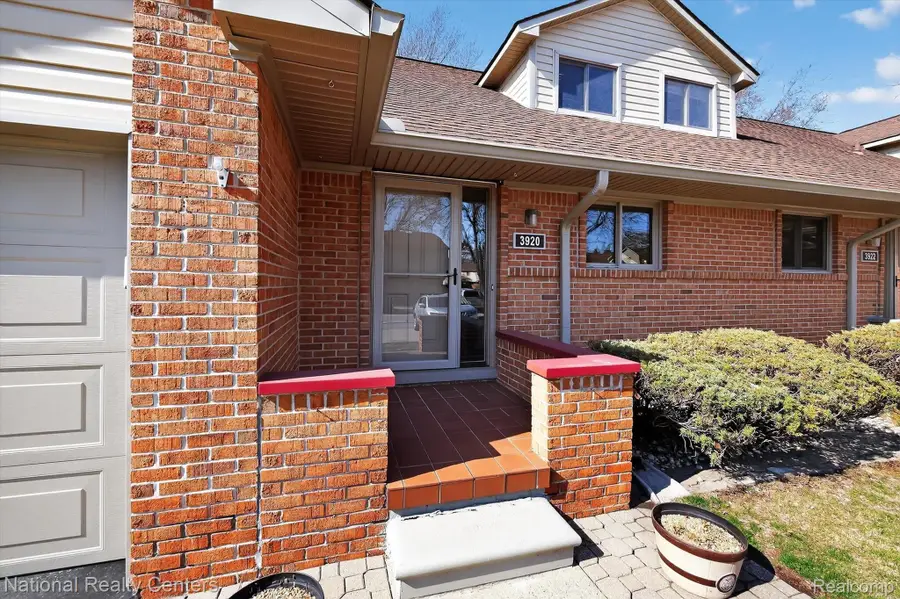 3920 Old Creek Road, Troy, MI 48084 - #2