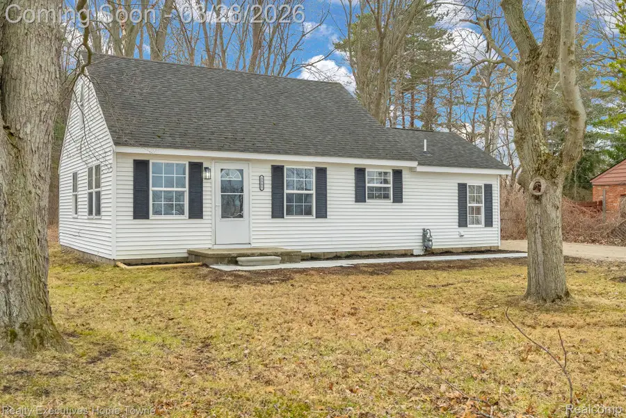 3981 Pine Grove Avenue, Fort Gratiot, MI 48059 - #2