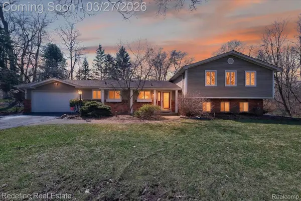 47025 S Chigwidden Drive, Northville, MI 48167
