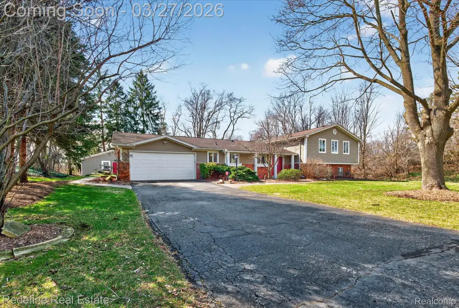 47025 S Chigwidden Drive, Northville, MI 48167 - #2