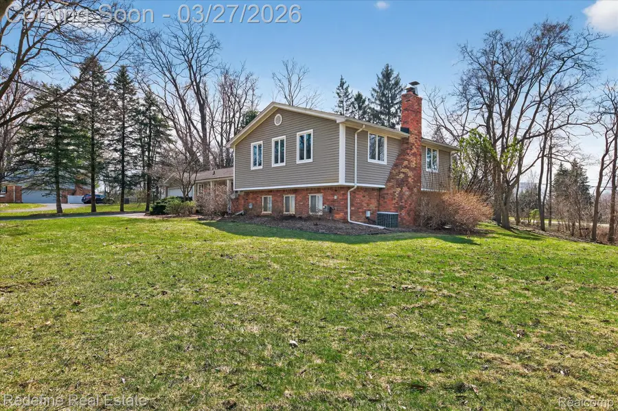 47025 S Chigwidden Drive, Northville, MI 48167 - #3