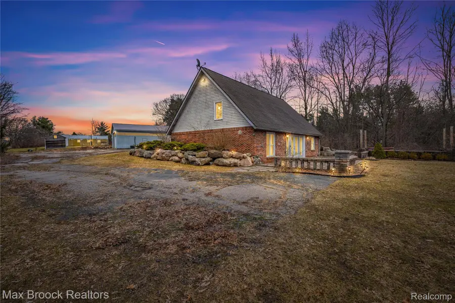 5186 Pinckney Road, Howell, MI 48843 - #2