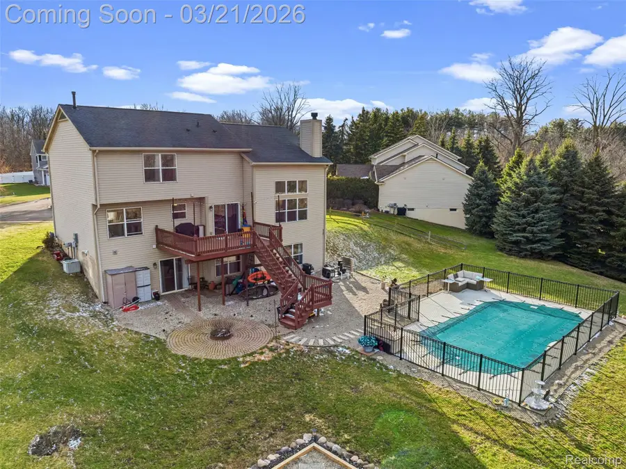 1472 St Lawrence Court, Fenton, MI 48430 - #3