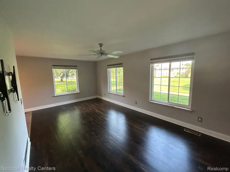 683 E Fox Hills Drive #68, Bloomfield, MI 48304 - #2
