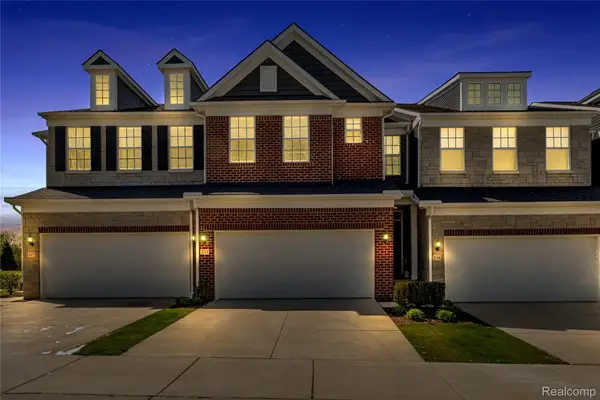 313 Strawberry Drive, Rochester, MI 48307