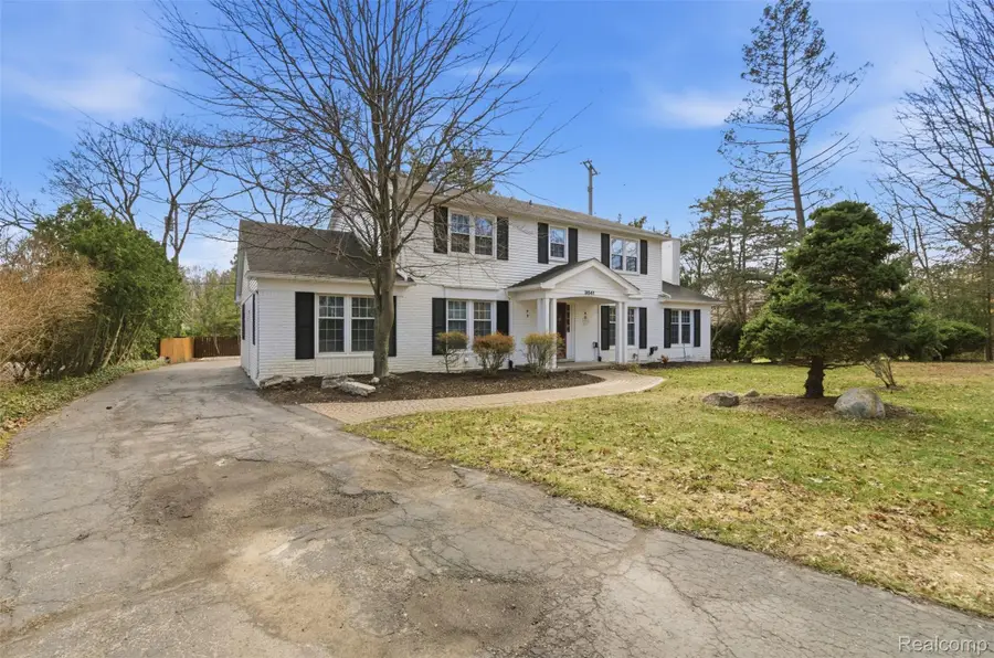 3541 Bradway Boulevard, Bloomfield, MI 48301 - #3