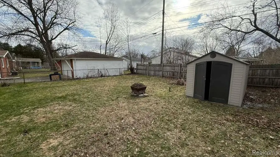 7457 Harrison Street, Westland, MI 48185 - #2