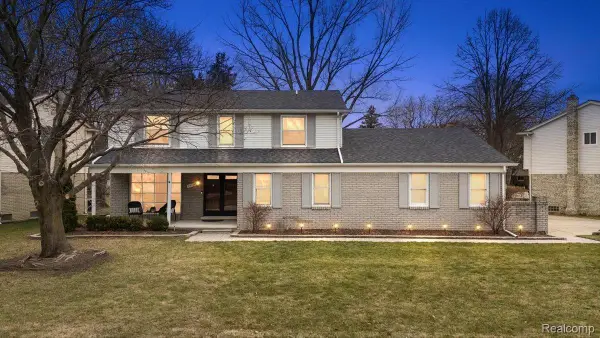 39728 Bonnie Court, ClintonTownship, MI 48038