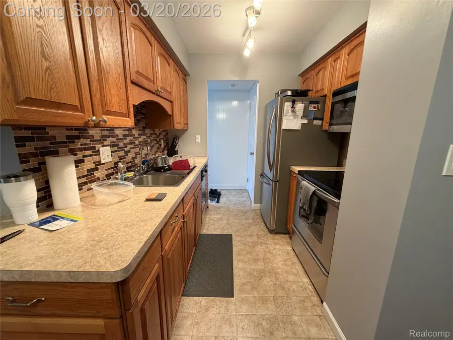 29126 Manchester Street, Westland, MI 48185 - #3