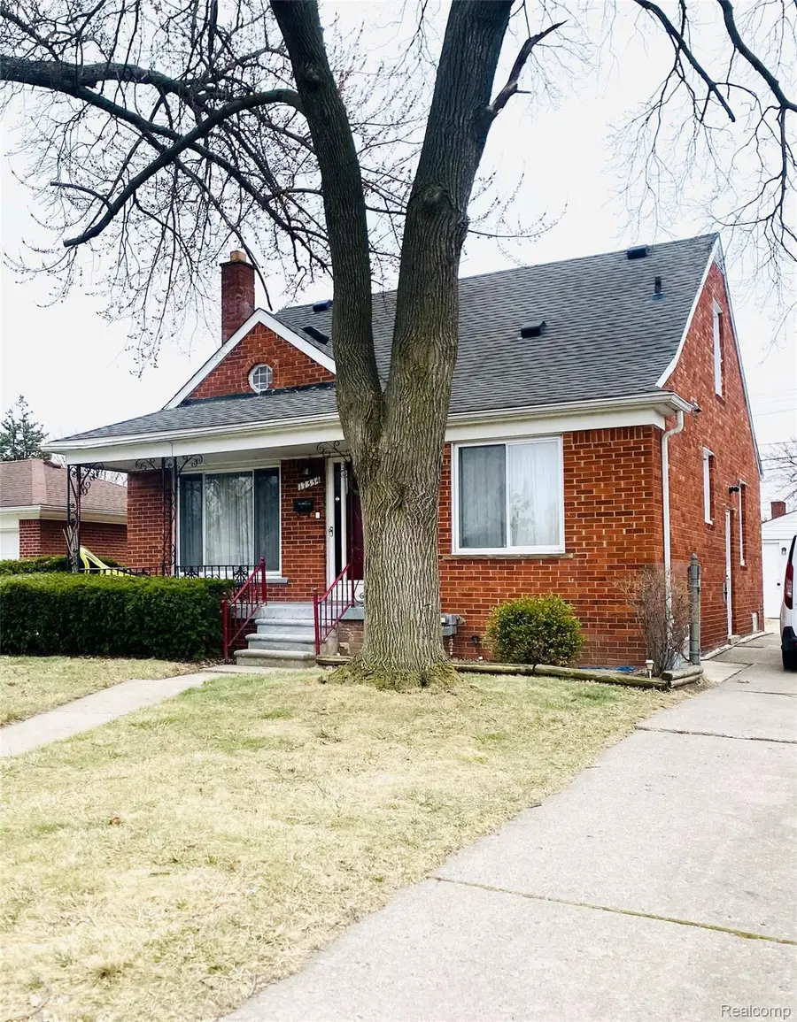 17334 Sprenger Avenue, Eastpointe, MI 48021 - #2