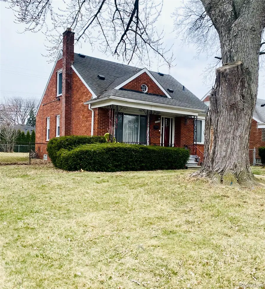 17334 Sprenger Avenue, Eastpointe, MI 48021 - #3