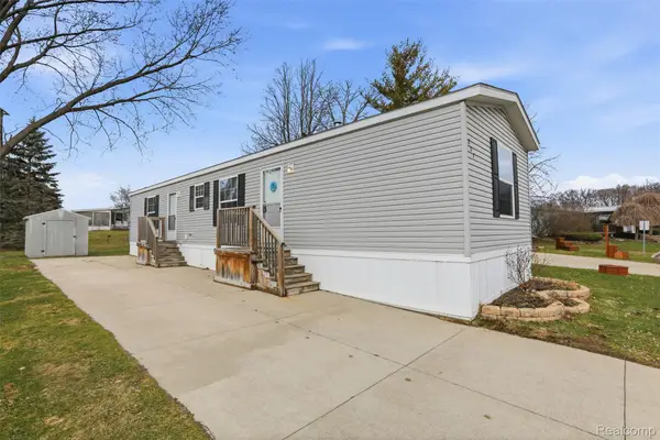 807 Swan Street, RochesterHills, MI 48309