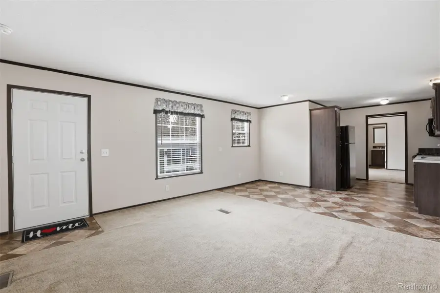 807 Swan Street, Rochester Hills, MI 48309 - #2