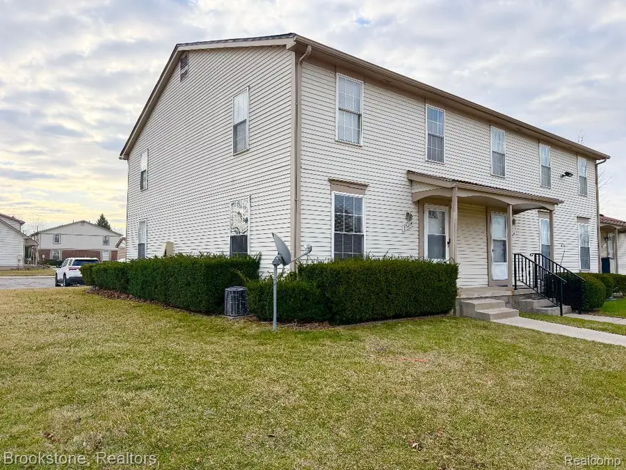 35214 Taffy Drive #66, Sterling Heights, MI 48312 - #3