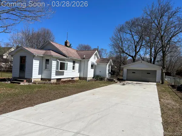 2 Maple Street, Oxford, MI 48371