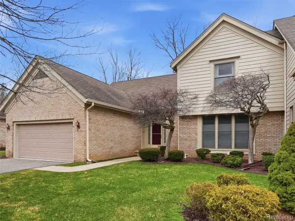 35518 Woodfield Drive, FarmingtonHills, MI 48331