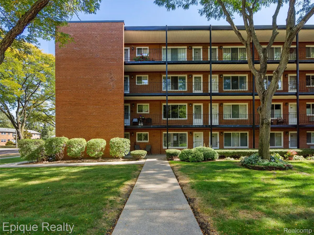2915 W 13 Mile Road #101, Royal Oak, MI 48073 - #1