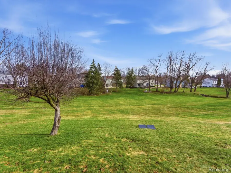 2000 Stonington Court, Rochester Hills, MI 48306 - #3