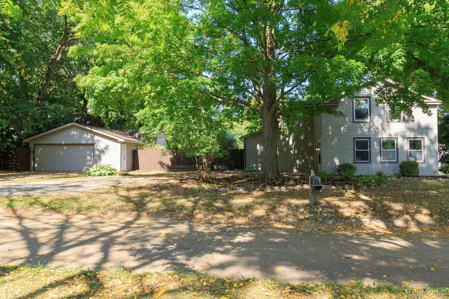 716 Commercial Street, Commerce Township, MI 48382 - #2