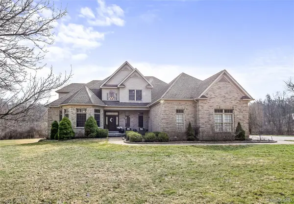 3300 Hillshire Court, Ypsilanti, MI 48198