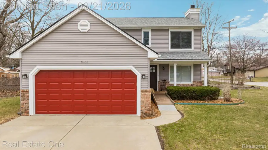 1065 Round Lake Road, White Lake, MI 48386 - #2