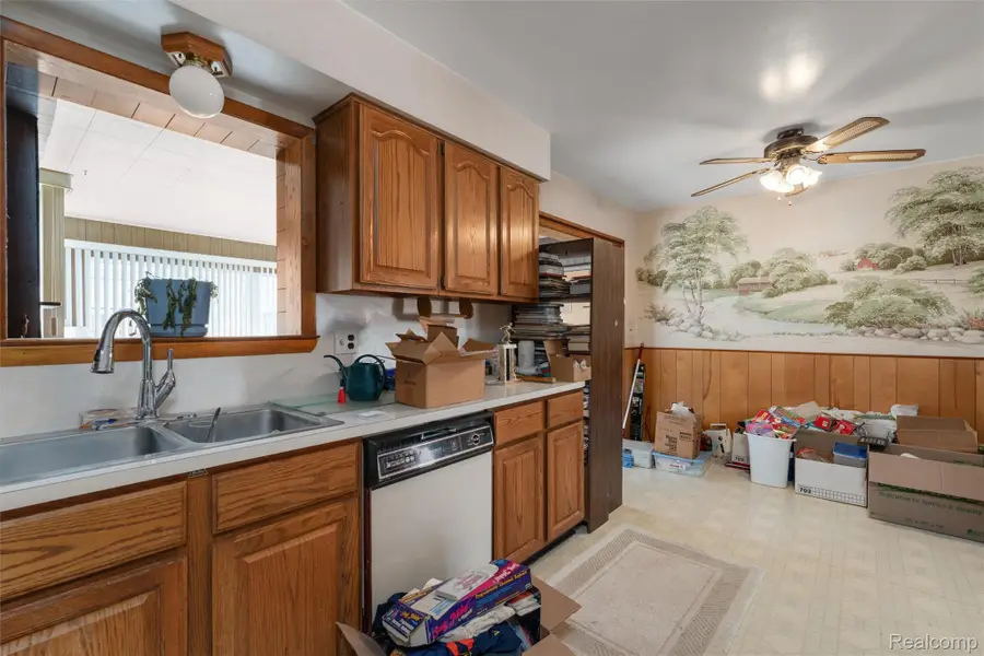 30507 Moulin Ave Avenue, Warren, MI 48088 - #3