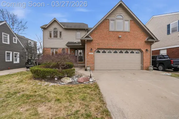 22432 Pointe Drive, StClairShores, MI 48081